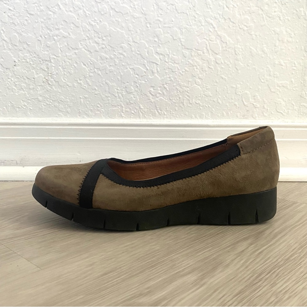 Tan and Black size 7 1/2 womens slip on light weight shoes cow nubuck fabric